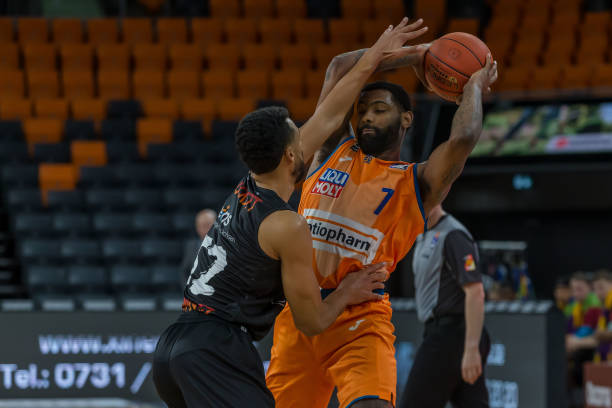 里早已埋下 里早已埋下